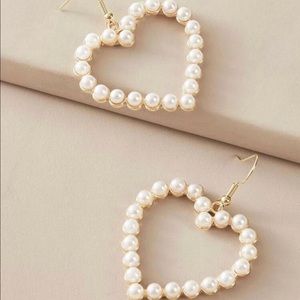 Pearl heart earrings
